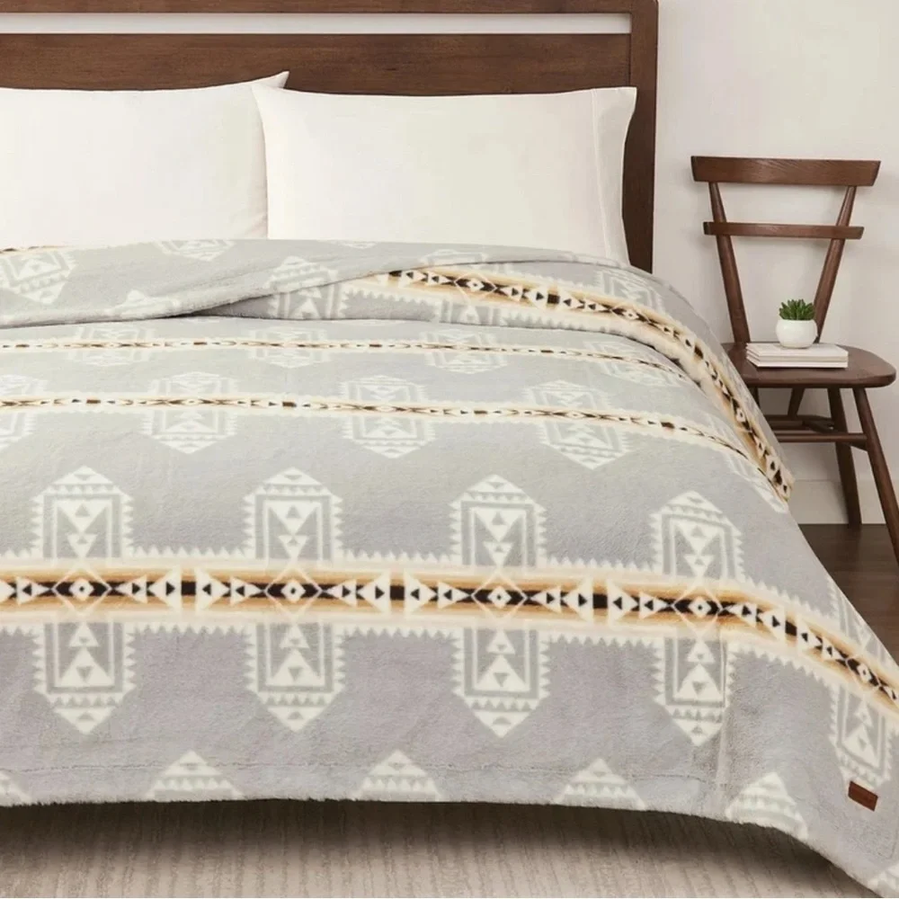 Pendleton Faux Fur Luxe Blanket QUEEN 98